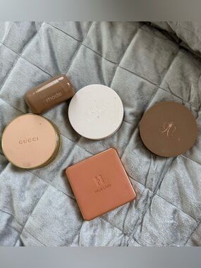 All together 2Bronzer,2powdee,1Blush Rhode,ABH,Haus Labs,Gucci,,Used 1-2times